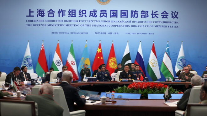 η-κίνα-υποδέχεται-τους-υπουργούς-αμυν-563682625