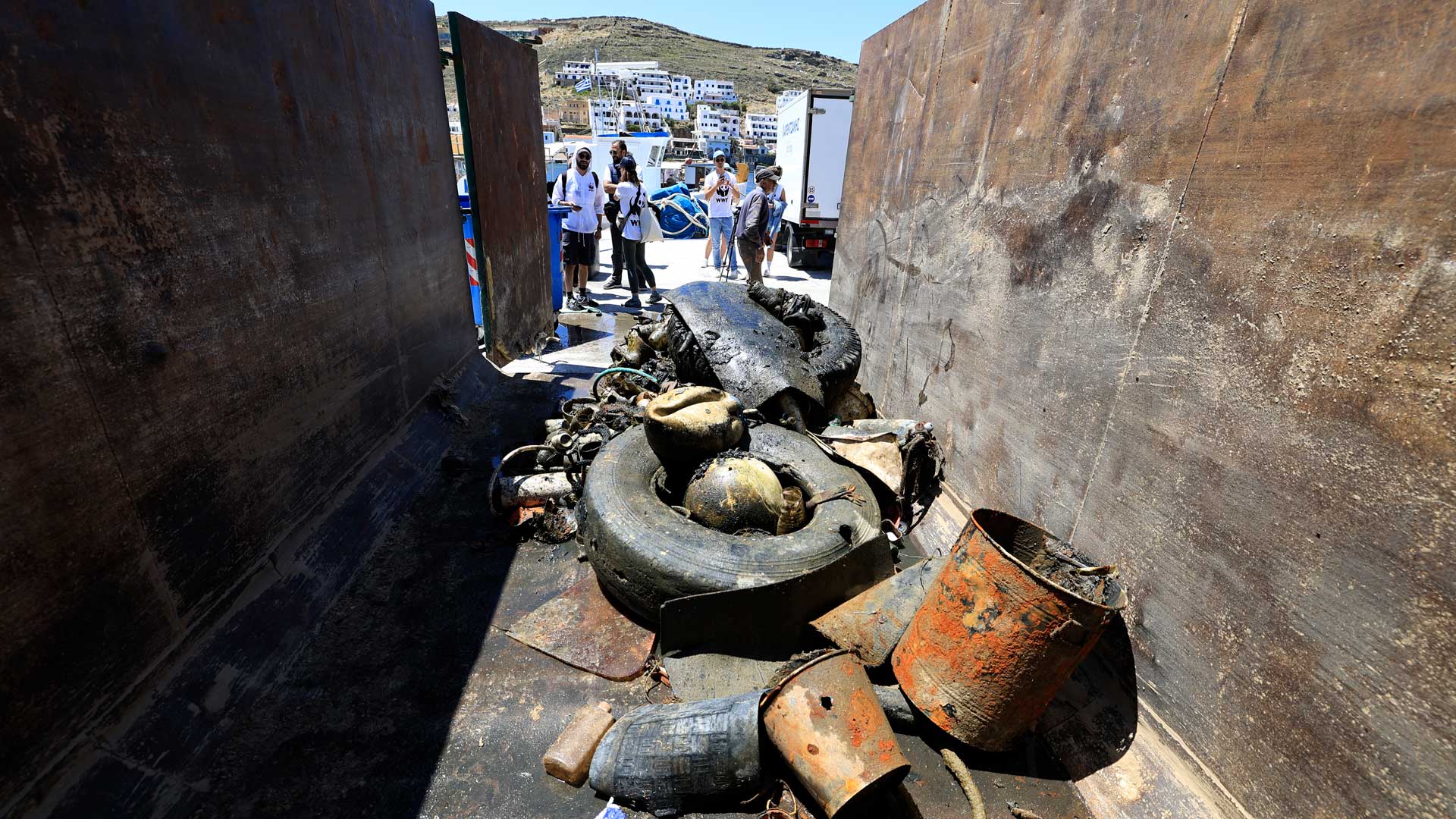 Καθαρίζοντας τις ελληνικές θάλασσες-2