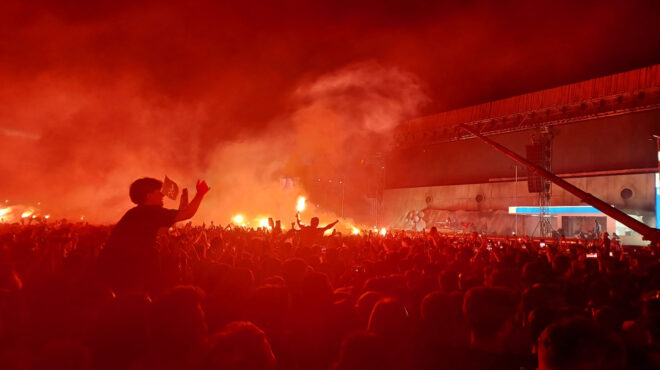 η-στιγμή-που-ο-λεξ-είδε-το-πλήθος-563689975
