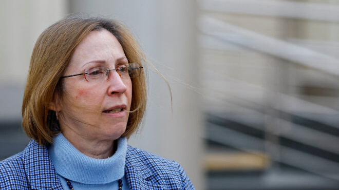 η-πρέσβειρα-των-ηπα-στη-ρωσία-εγκαταλε-563685040