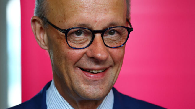 μερτς-για-τη-συνάντηση-με-τραμπ-η-γερμα-563651428