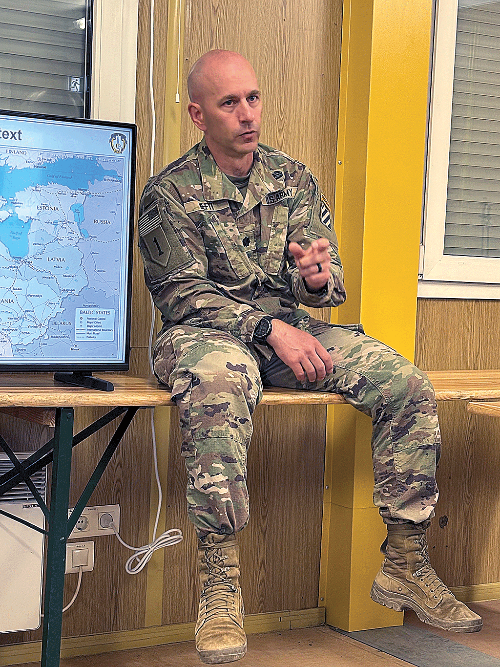 Εδώ είμαστε όλοι σε επιφυλακή-4