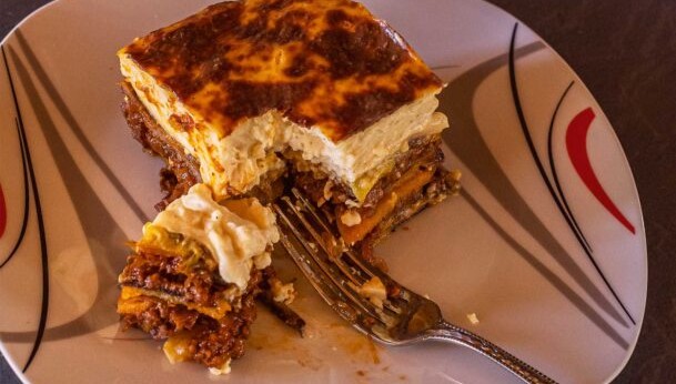 μουσακάς-πολυώροφος-ψημένος-σε-μπεν-μ-563663500