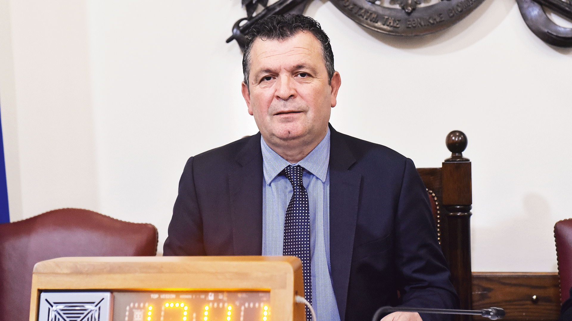 Ρωγμές στο «μαντρί» μετά τη σφαγή-3