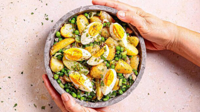 πατατοσαλάτα-με-φρέσκο-αρακά-σαρδέλε-563658130