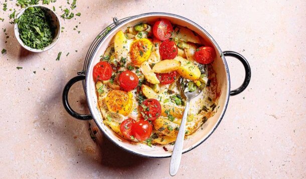 πατατούλες-baby-με-φρέσκα-κουκιά-αυγά-και-563646388