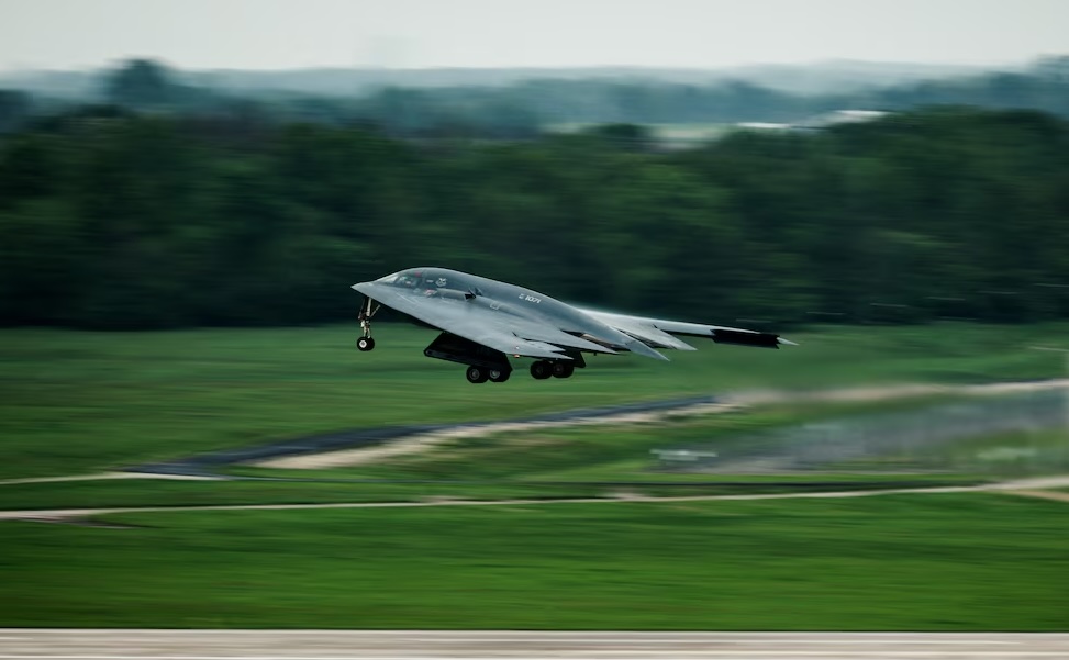 Επίθεση στο Ιράν: Το «σφυρί του μεσονυκτίου» και οι αντιφάσεις Τραμπ-1