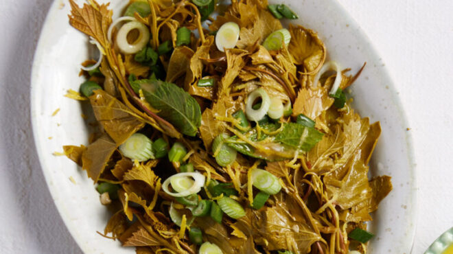 σαλάτα-με-αμπελοβλάσταρα-563687860