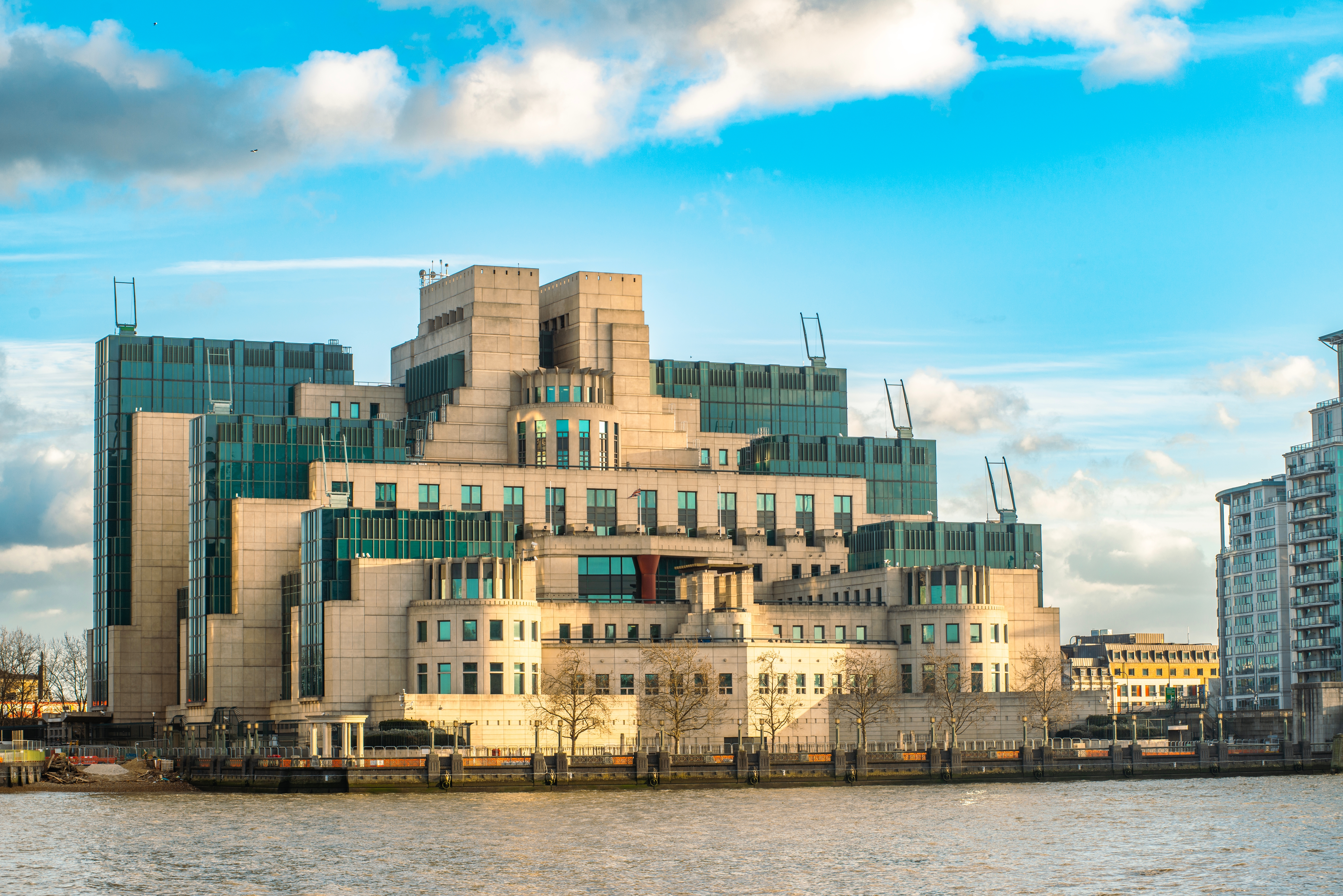 Ανθρωπολόγος, κωπηλάτρια, πράκτορας – Ποια είναι η πρώτη γυναίκα επικεφαλής της MI6-1