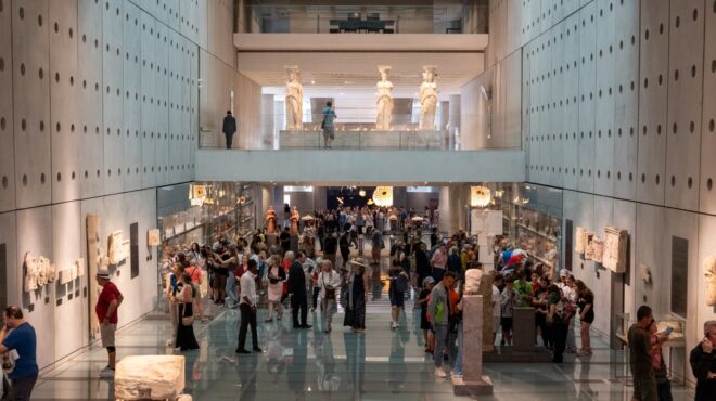 μείωση-των-επισκεπτών-σε-μουσεία-και-α-563668957