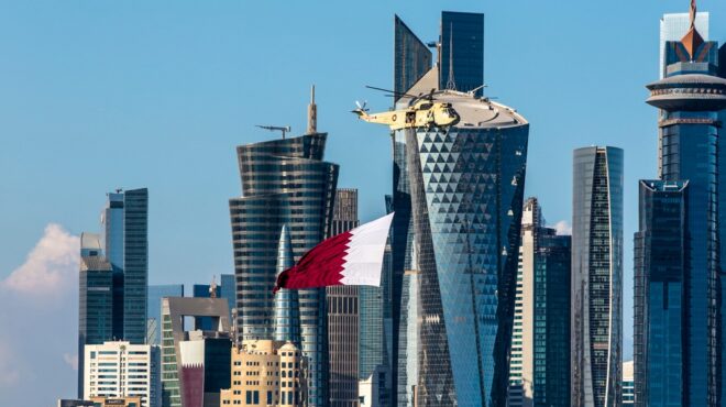 κατάρ-εκρήξεις-πάνω-από-την-ντόχα-τ-563677618