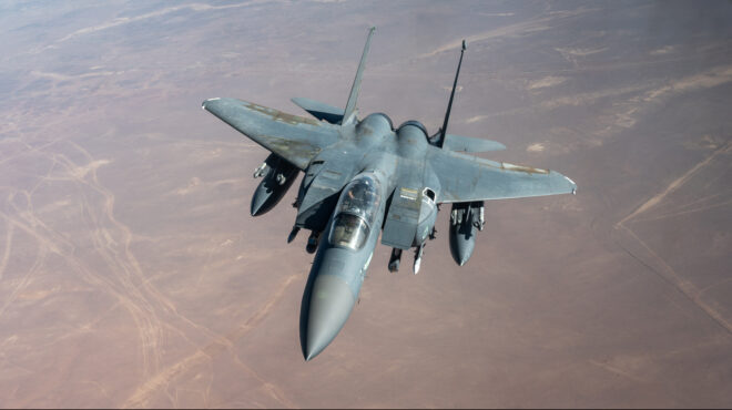 οι-ηπα-μετακινούν-αεροσκάφη-και-πλοία-563671093