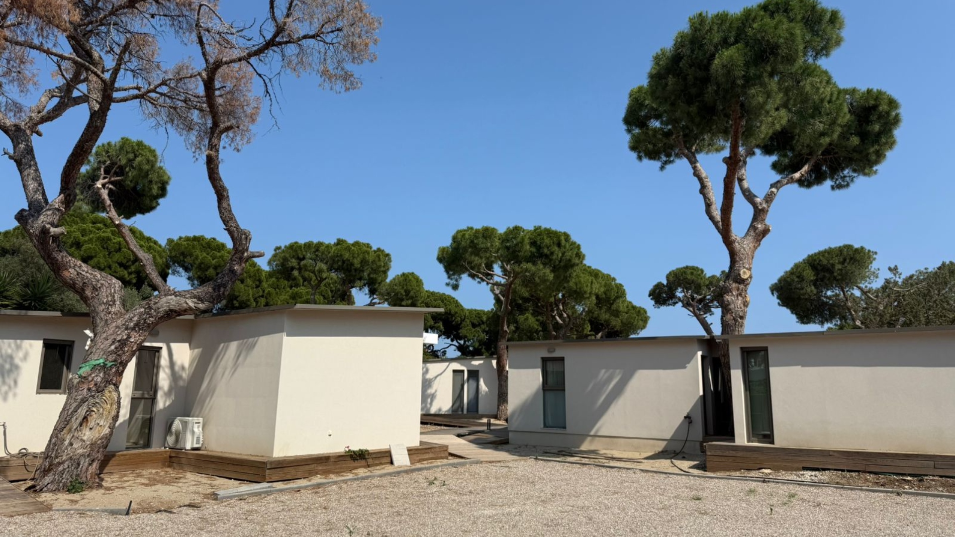 Αυτά είναι τα αυθαίρετα bungalows στον Σχινιά – Φωτoγραφίες απο την αυτοψία του ΥΠΕΝ-2