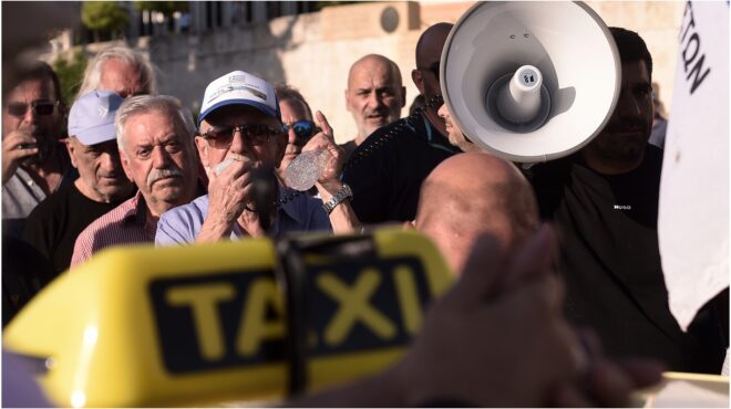πορεία-διαμαρτυρίας-των-οδηγών-ταξί-γ-563656681