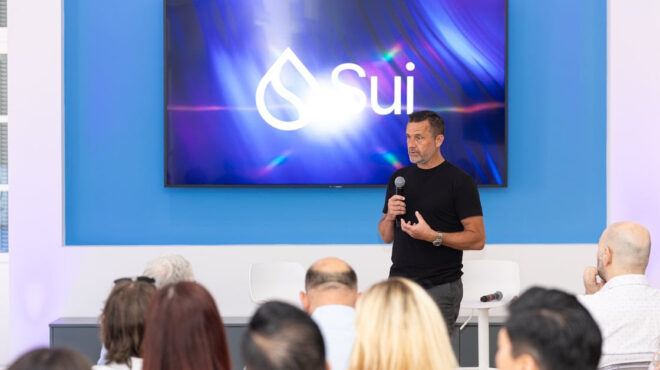 κρίστιαν-τόμσον-γιατί-η-sui-ποντάρει-στη-563677225