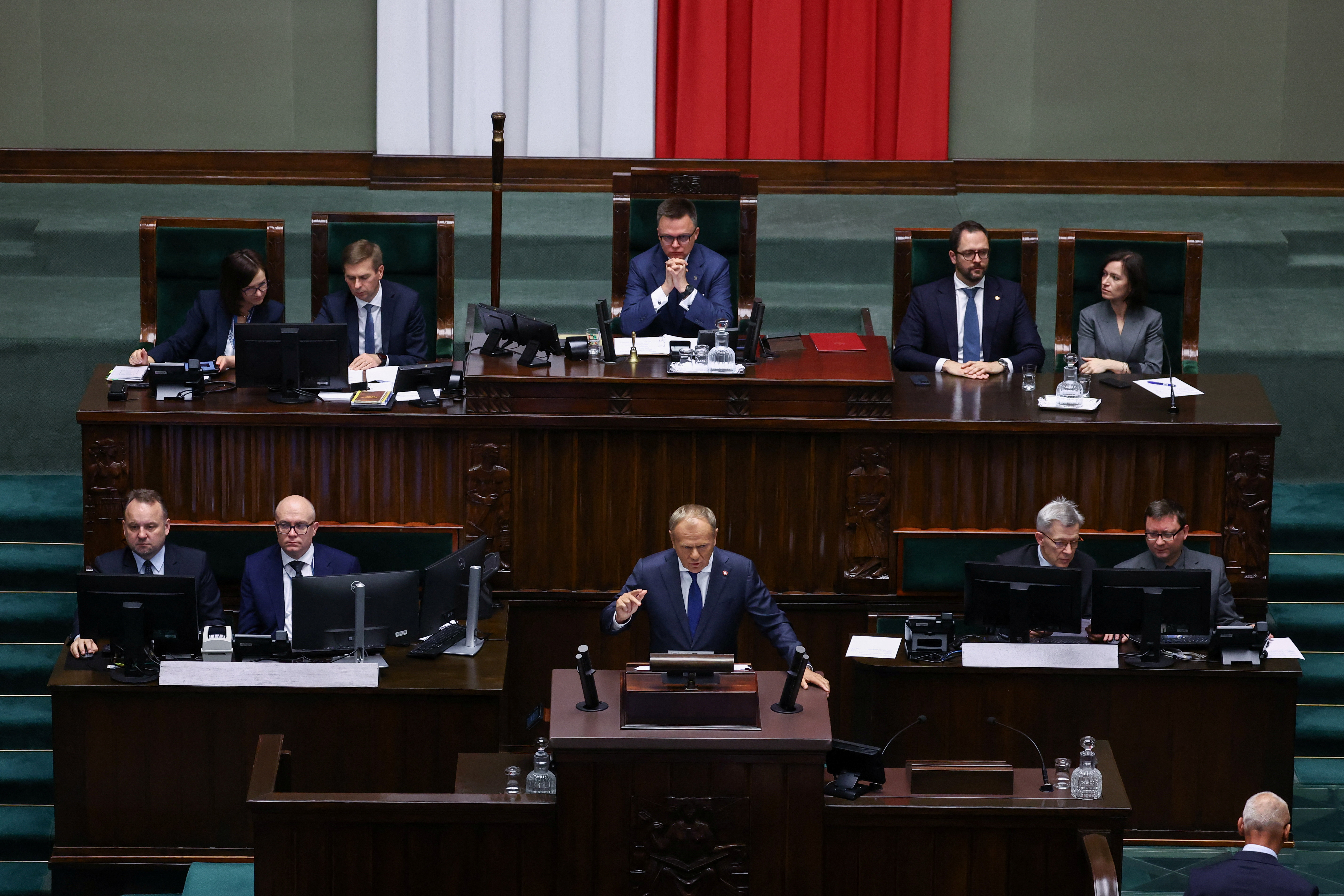 Ντόναλντ Τουσκ – Ψήφος εμπιστοσύνης: Κοντά σε «πύρρειο νίκη» o Πολωνός πρωθυπουργός-1