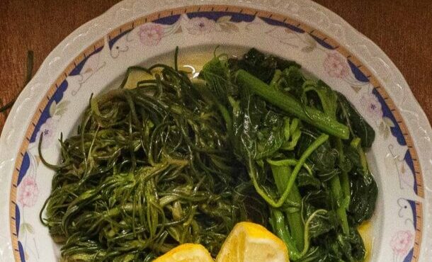 βλίτα-με-αλμύρα-και-δυνατό-σκορδοστού-563657560