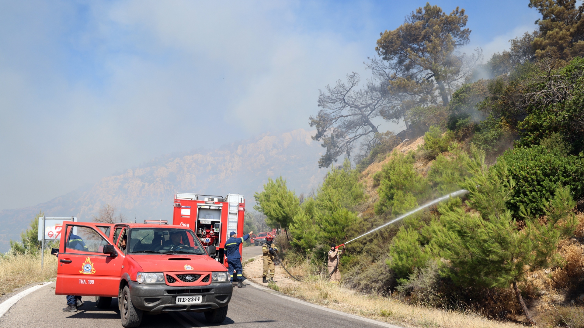 Φωτιά στη Χίο: «Πάνω από την Ανυδρο το δυσκολότερο μέτωπο» – Μάχη με τις αναζωπυρώσεις-2