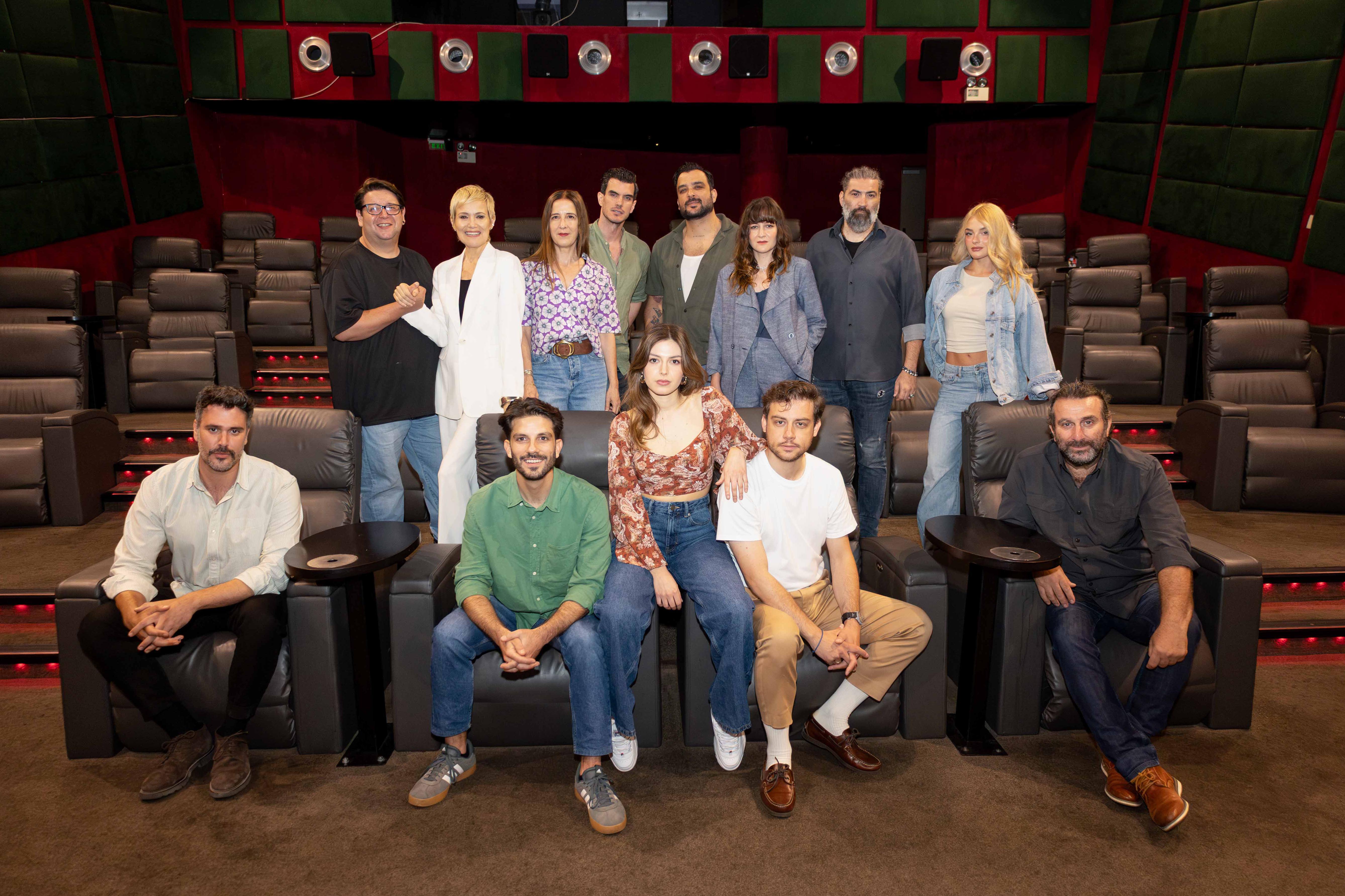 «Γιατί ρε πατέρα;»: Η αλήθεια κρύβεται σε μια βαλίτσα-2