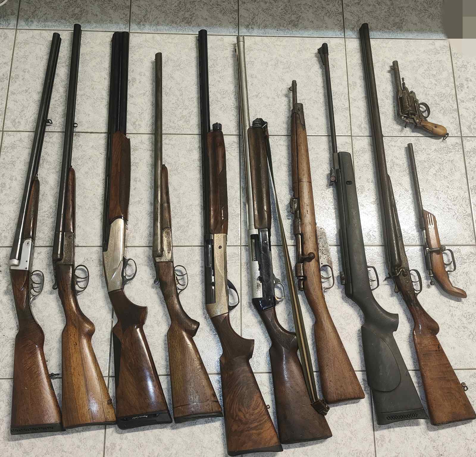 Λασίθι: Συνελήφθη 58χρονος που διατηρούσε καλλιέργεια κάνναβης και μίνι «οπλοστάσιο»-2