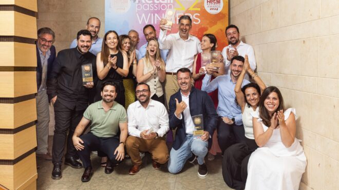 η-πλαίσιο-ανακηρύχθηκε-retailer-of-the-year-563702119
