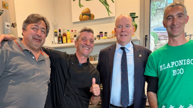 ο-πρίγκιπας-τρώει-λεοντόψαρο-563706460