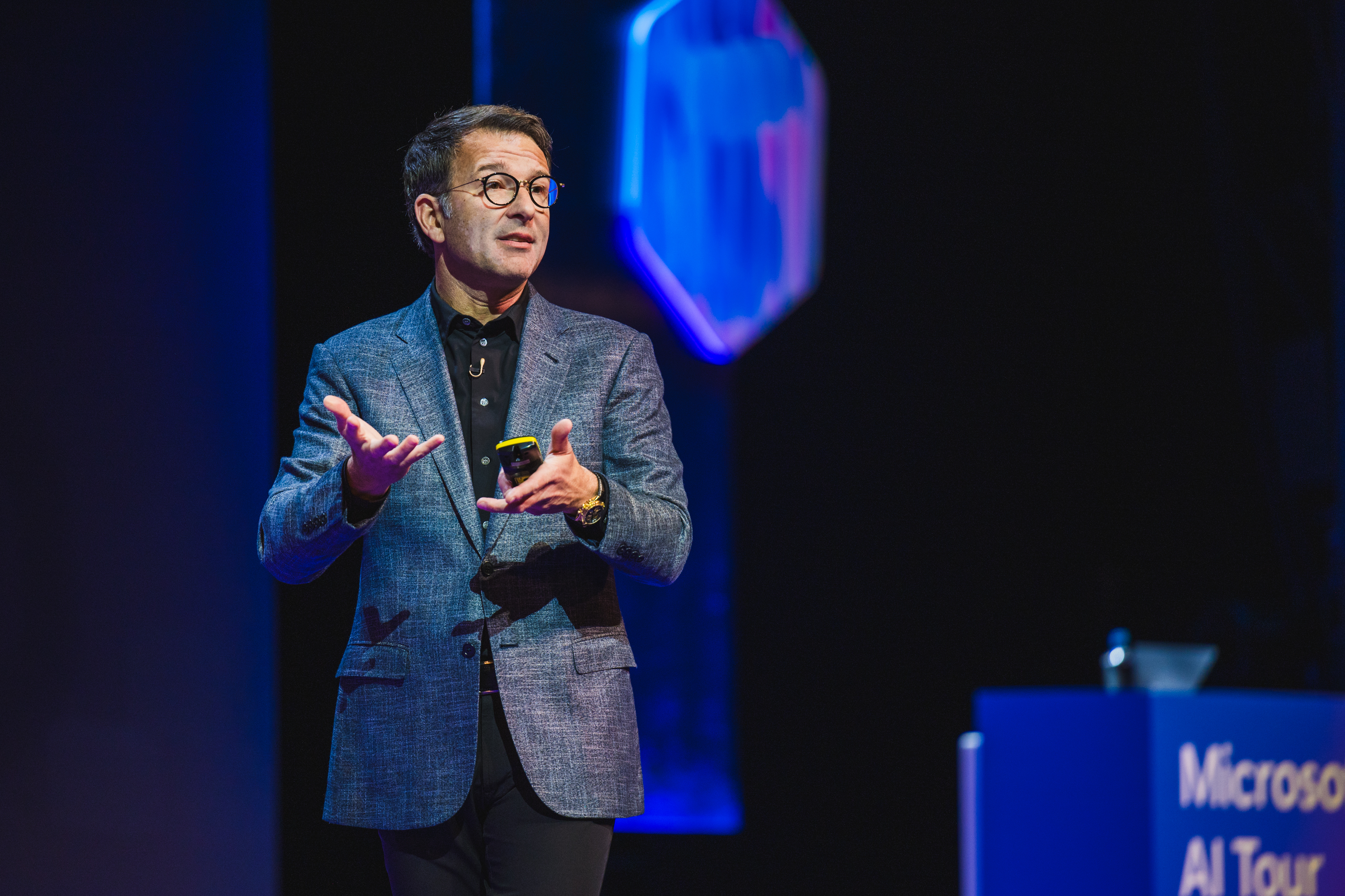 Η Microsoft χαρτογραφεί το μέλλον της AI στη Μεσόγειο-1