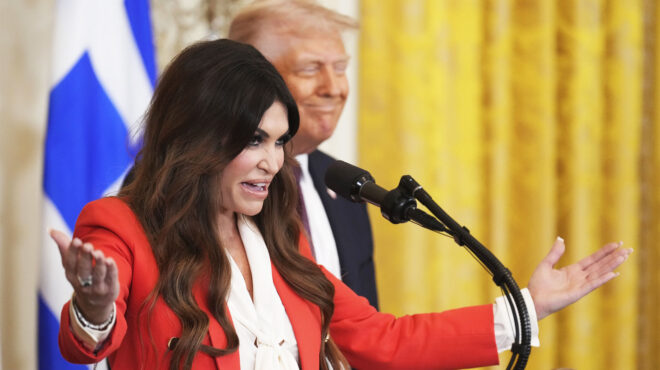 κίμπερλι-γκίλφοϊλ-ενα-βήμα-πιο-κοντά-σ-563705554