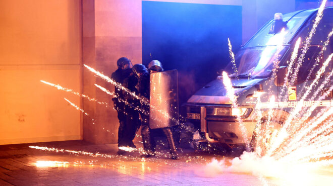 γαλλία-σε-νυχτερινό-lockdown-οι-ανήλικοι-σ-563728678