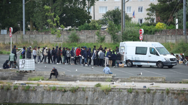 βρετανία-νέο-ρεκόρ-στις-αφίξεις-μεταν-563692366