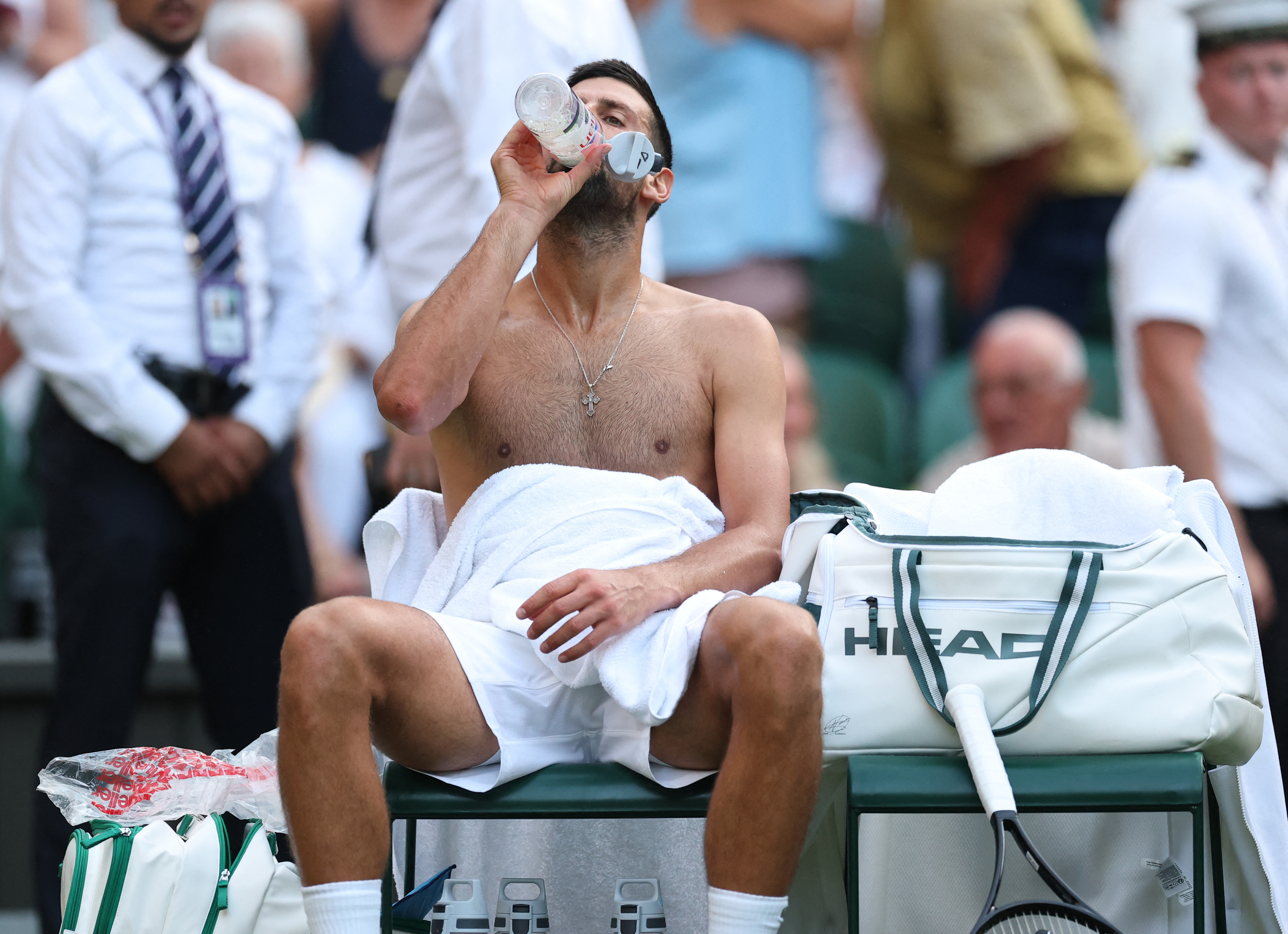 Βρετανία: Ρίχνουν αλάτι στην άσφαλτο για να μη λιώσει-4