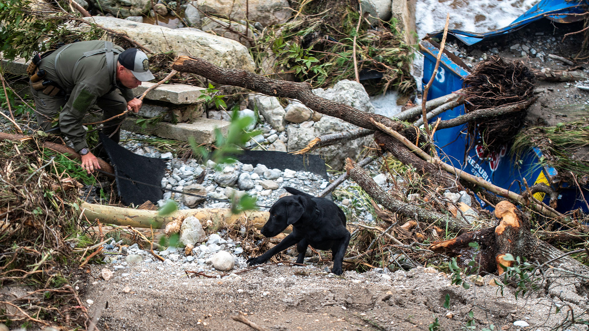 Πλημμύρες στο Τέξας: Στους 67 οι νεκροί – 11 παιδιά αγνοούνται-3