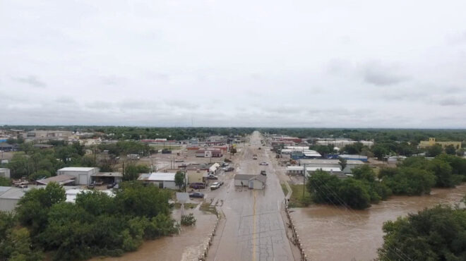 οι-πλημμύρες-στο-τέξας-ξέβρασαν-θεω-563708542