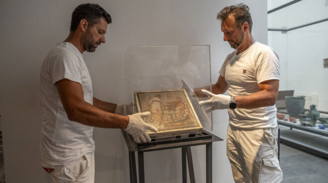 οι-κληρονόμοι-ενός-ναζί-επέστρεψαν-έν-563716375