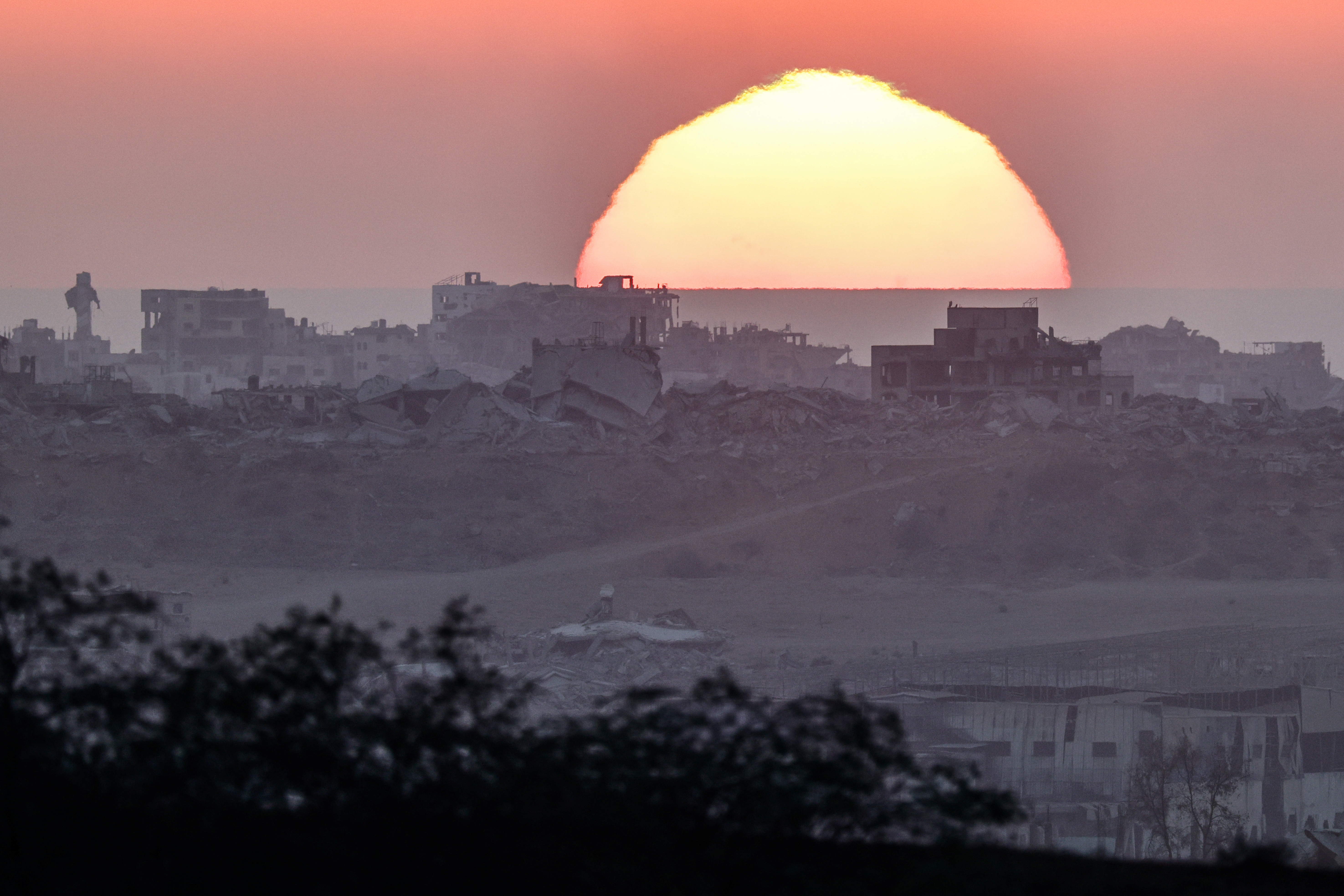 BBC: Το Ισραήλ ισοπεδώνει τη Γάζα – Ελεγχόμενες κατεδαφίσεις πολυκατοικιών, σχολείων και υποδομών-2