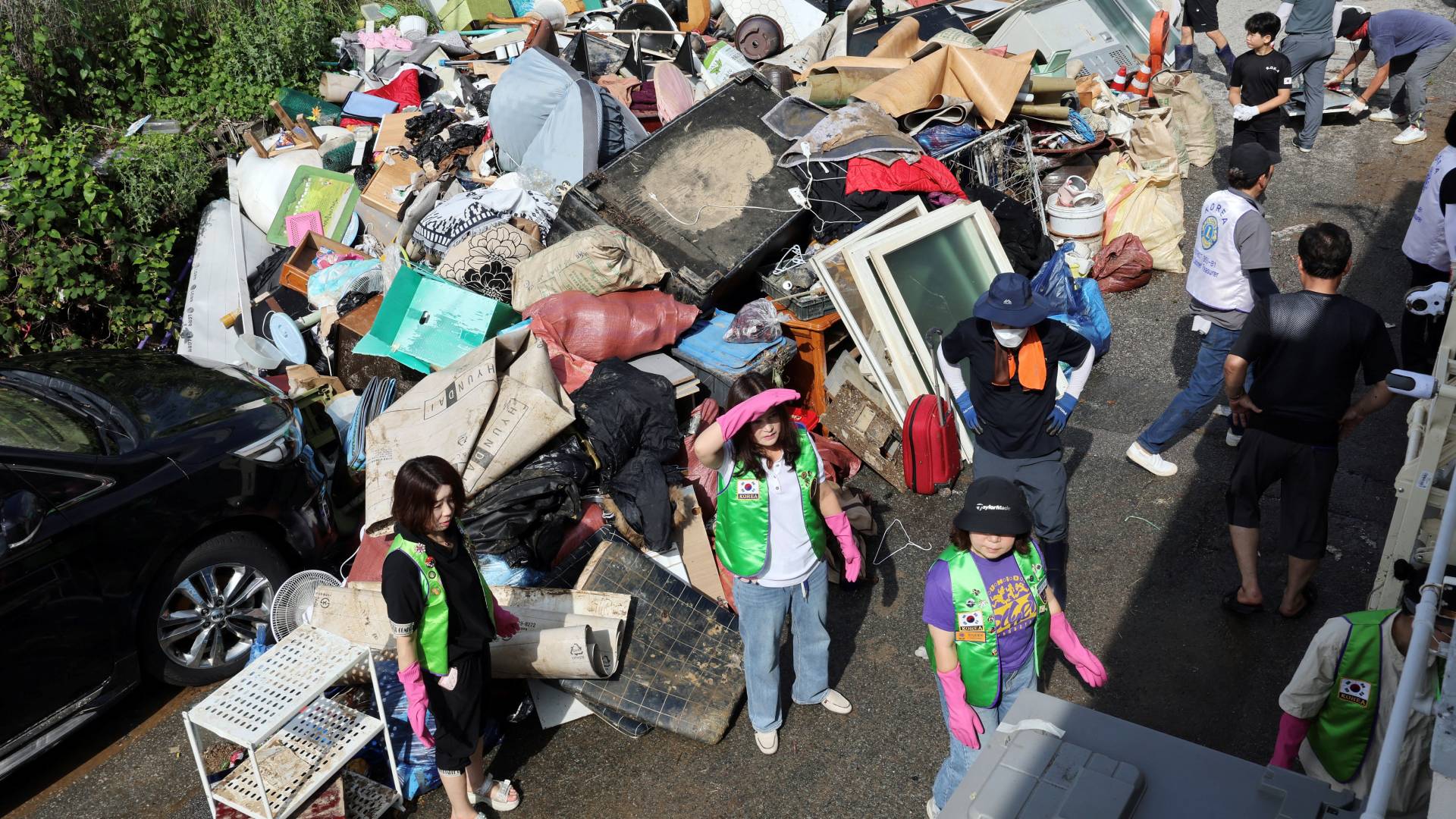 Νότια Κορέα: Τουλάχιστον 10 νεκροί και εννέα αγνοούμενοι από τις πλημμύρες και τις κατολισθήσεις-2