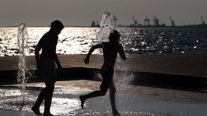 καιρός-κορυφώνεται-το-κύμα-καύσωνα-σή-563733673