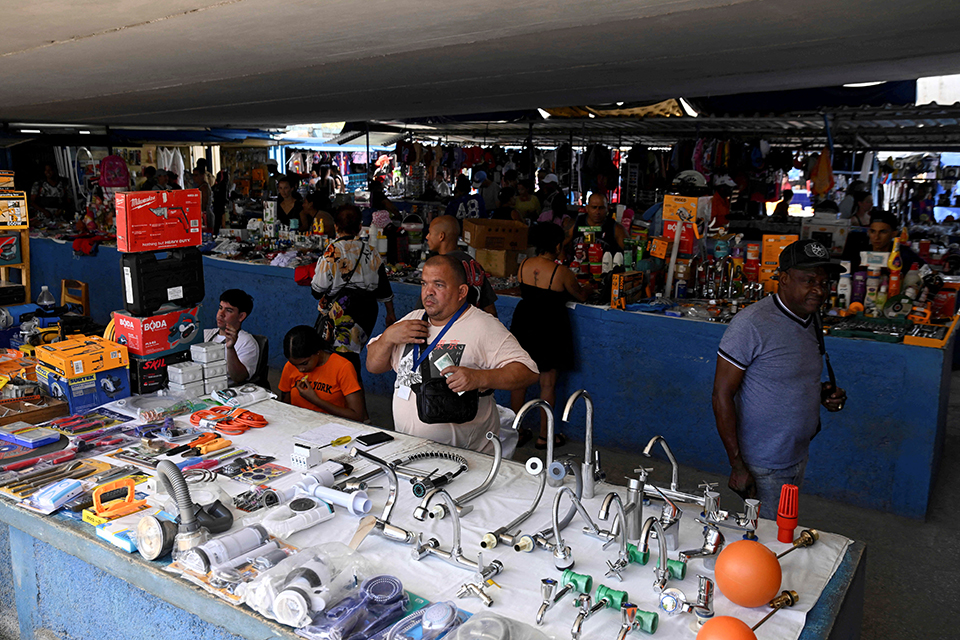 Για ήρεμα νερά-1