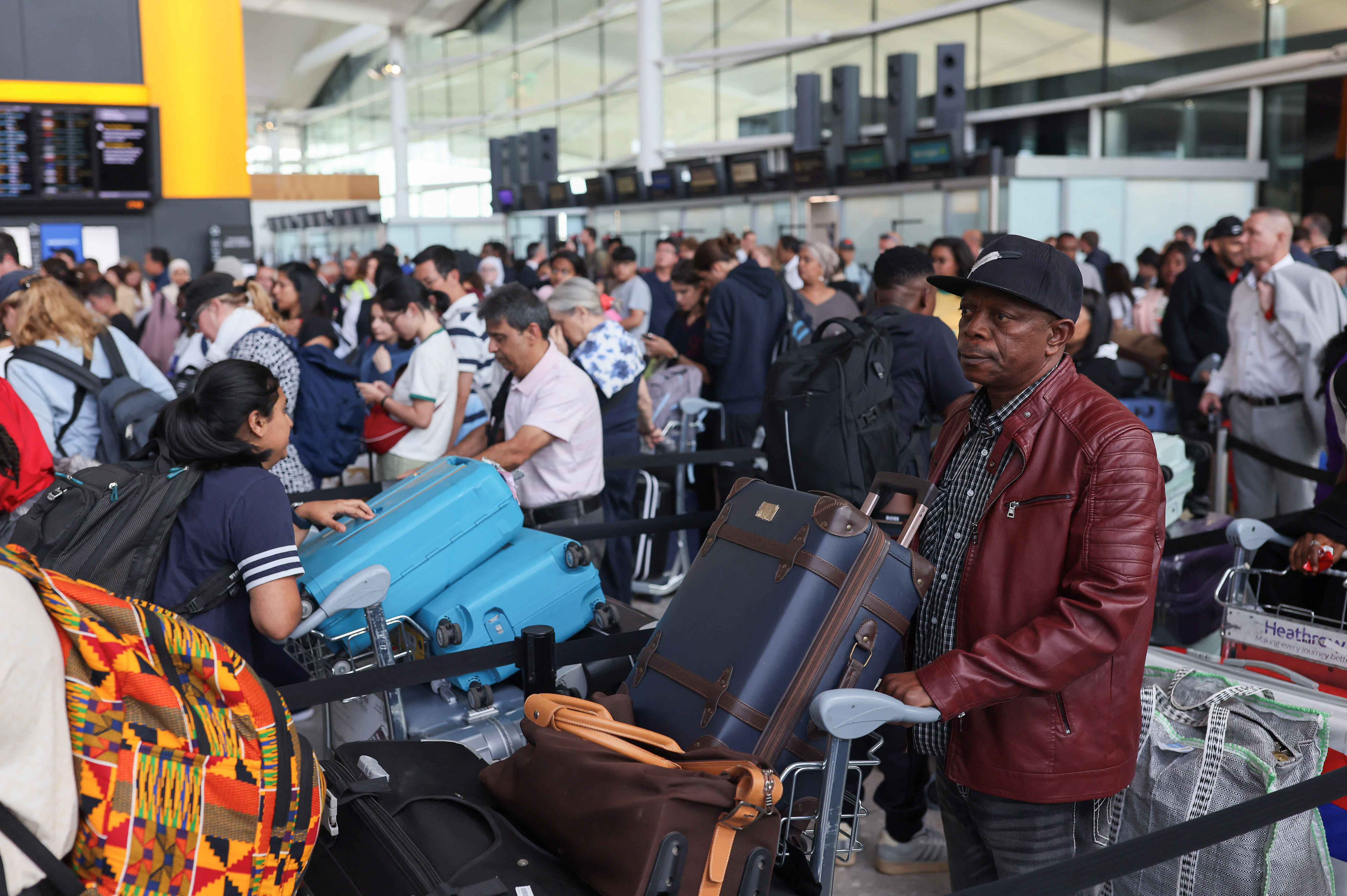 Βρετανία: Νέες ακυρώσεις πτήσεων στο Χίθροου μία ημέρα μετά το τεχνικό πρόβλημα-1