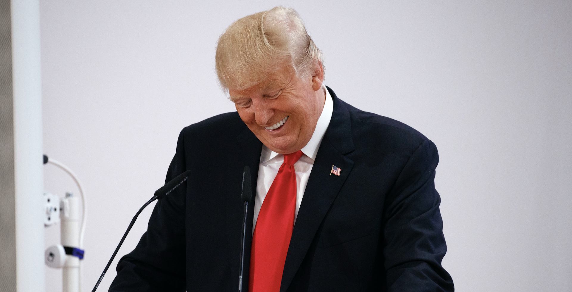 Ερωτήματα για τη στάση Τραμπ: Χαλαρώνει την πίεση στη Μόσχα, επιβάλλει περιορισμούς στο Κίεβο-1