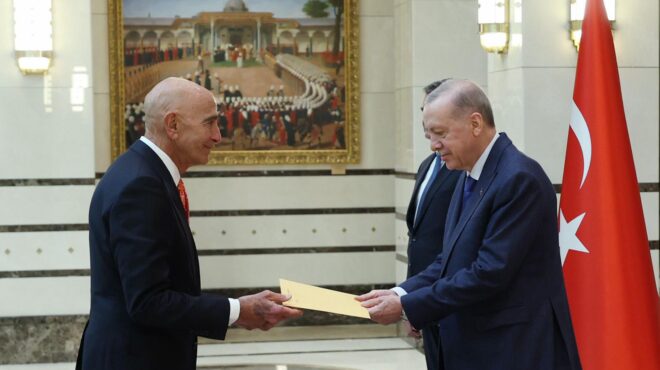 υμνοι-μπάρακ-υπέρ-τουρκίας-563714827