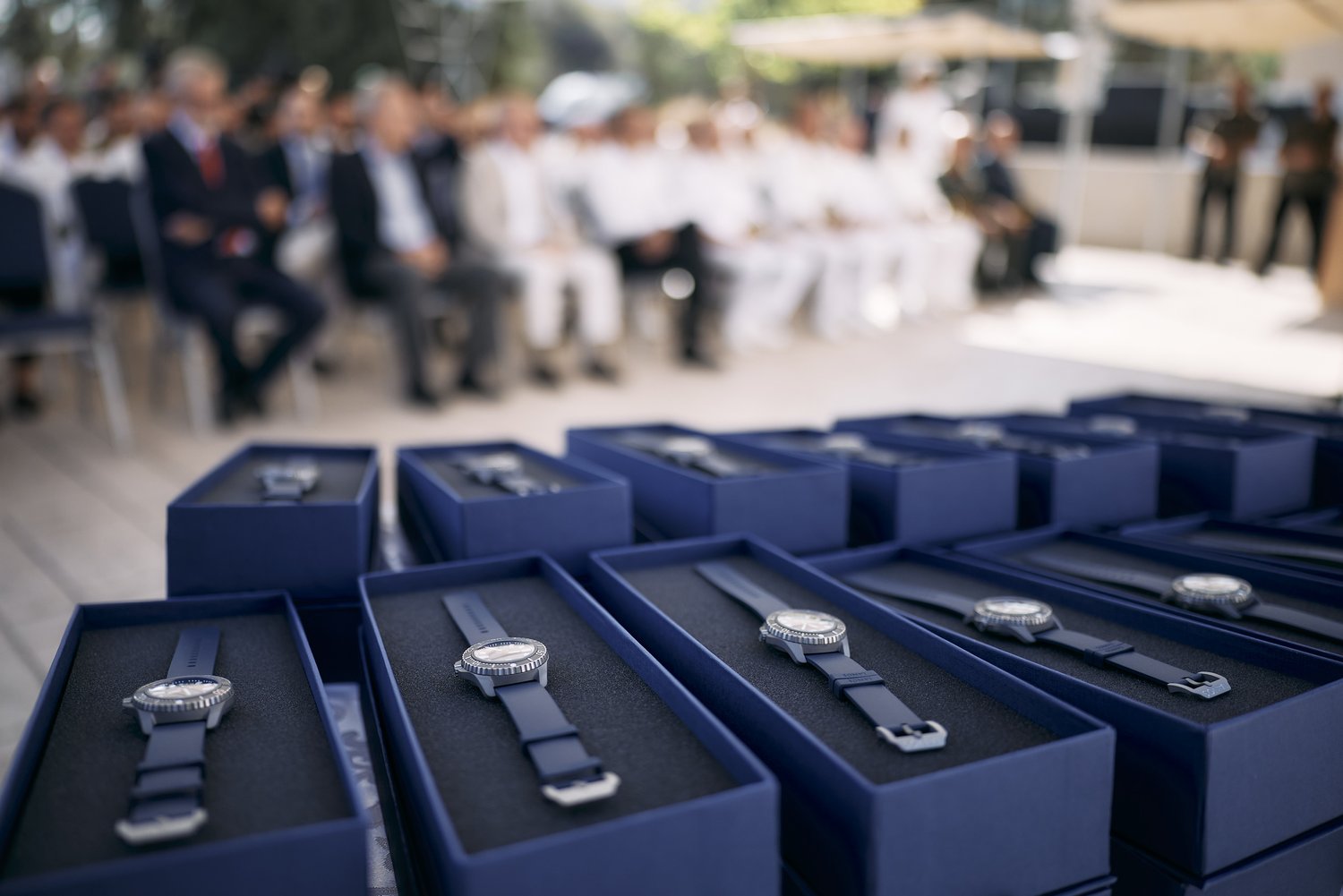 Ianos x OYK: H ιστορία πίσω από το πιο πολυσυζητημένο ρολόι του καλοκαιριού-2