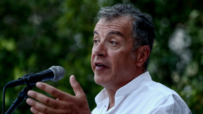 σταύρος-θεοδωράκης-δεν-ήταν-πρακτικά-563702575