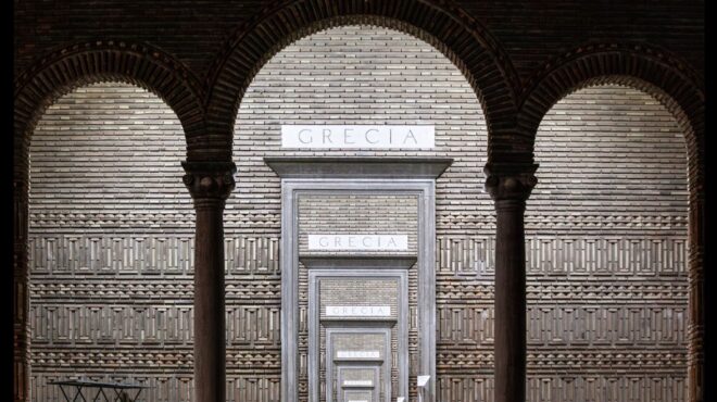 μπιενάλε-βενετίας-από-το-σπήλαιο-του-π-563727232