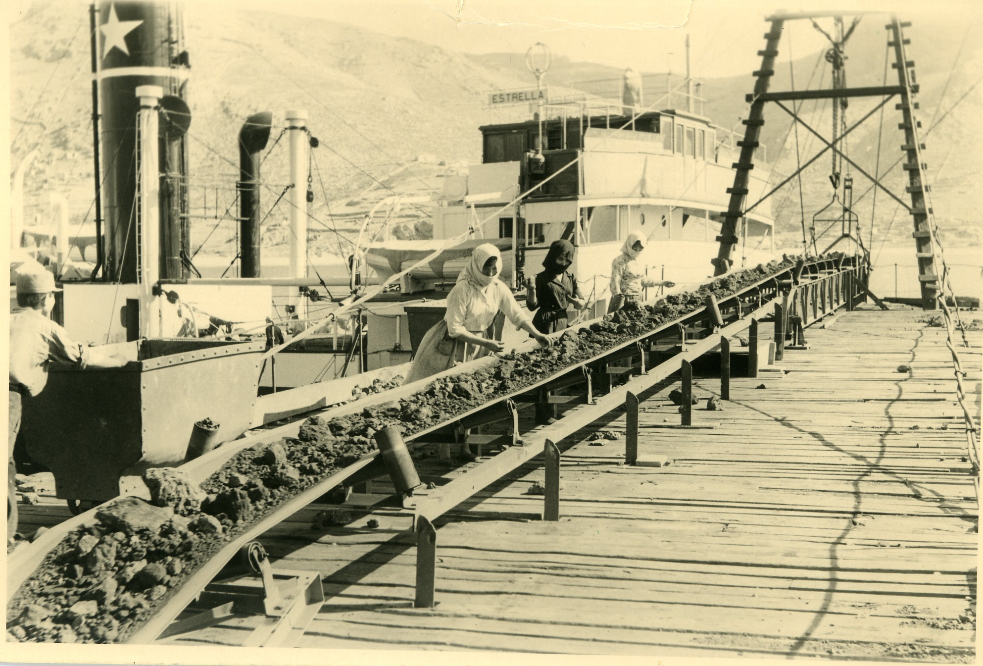 «Είχαμε συνηθίσει τον θάνατο»: Μνήμες των τελευταίων εν ζωή μεταλλεργατών της Σερίφου-7