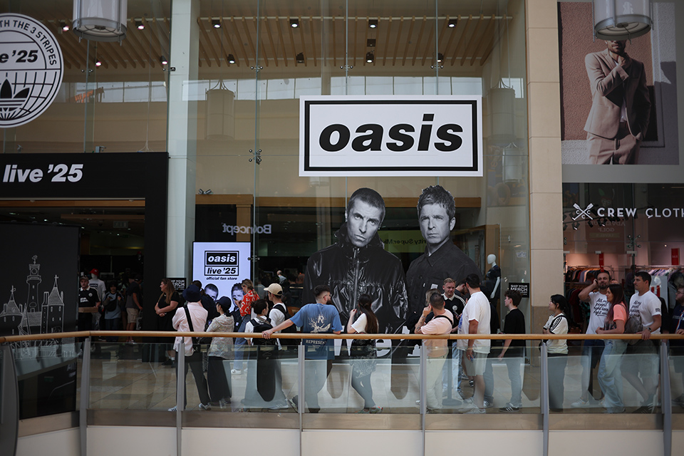 Τουρίστριες στα ελληνικά νησιά-2