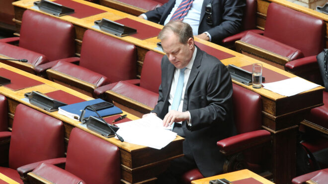 δεκαήμερος-καύσωνας-στη-βουλή-563727574