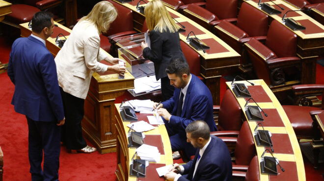 σκάνδαλο-οπεκεπε-παράθυρο-αποχώρη-563739751