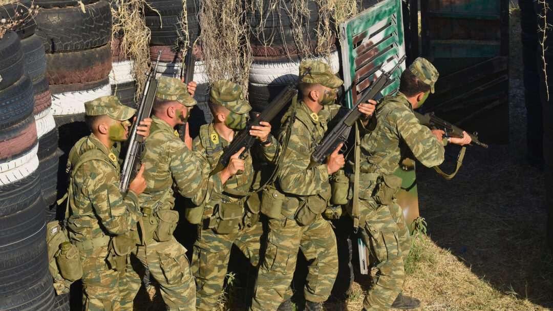 ενοπλες-δυνάμεις-αυξάνονται-κατά-6-000-οι-563733619