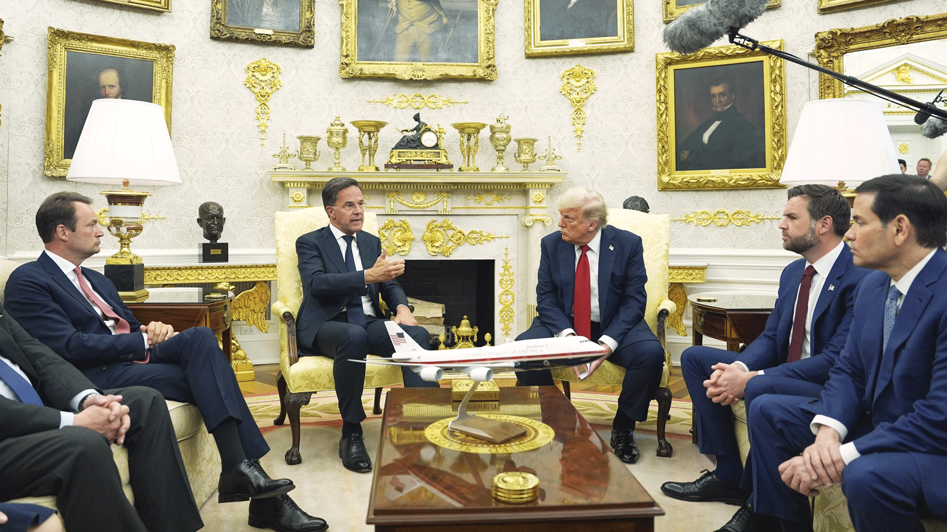 τραμπ-πούτιν-τα-ψιλά-γράμματα-ενός-563724628